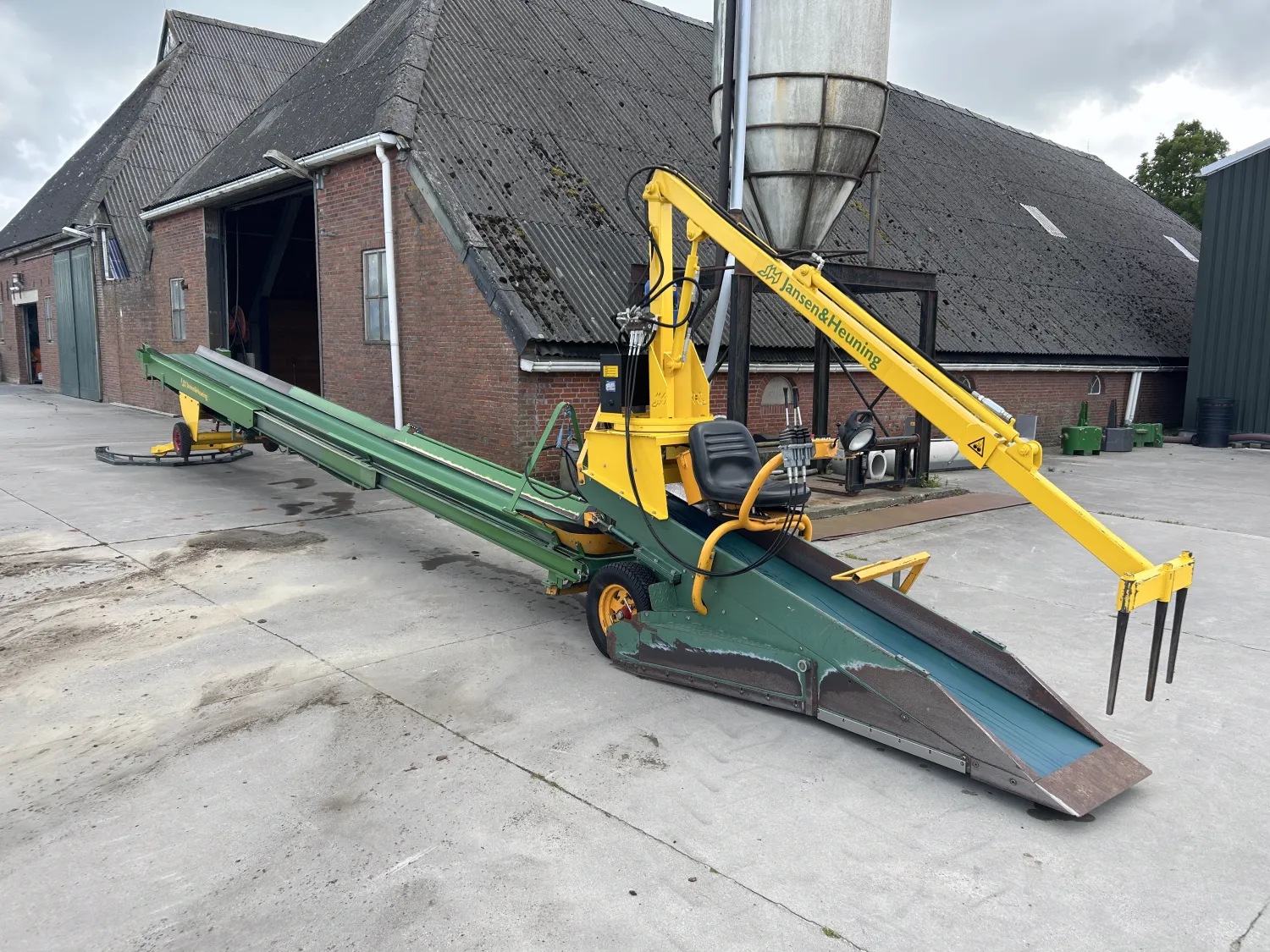 Uitmuntende opschepmachine te koop | Direct inzetbaar