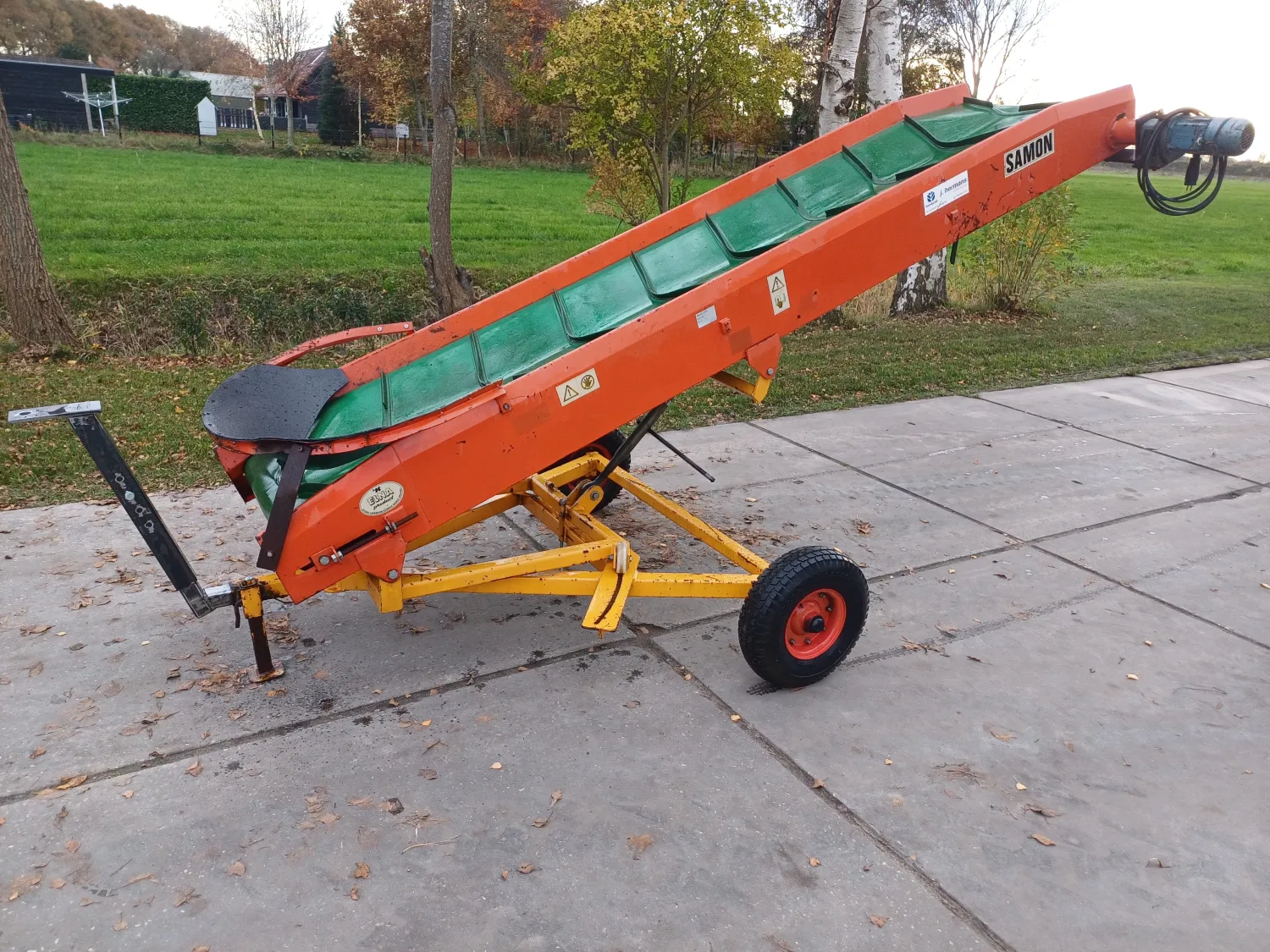 Samon Unloading Conveyor - Mechanical Swivel - 3 Meters