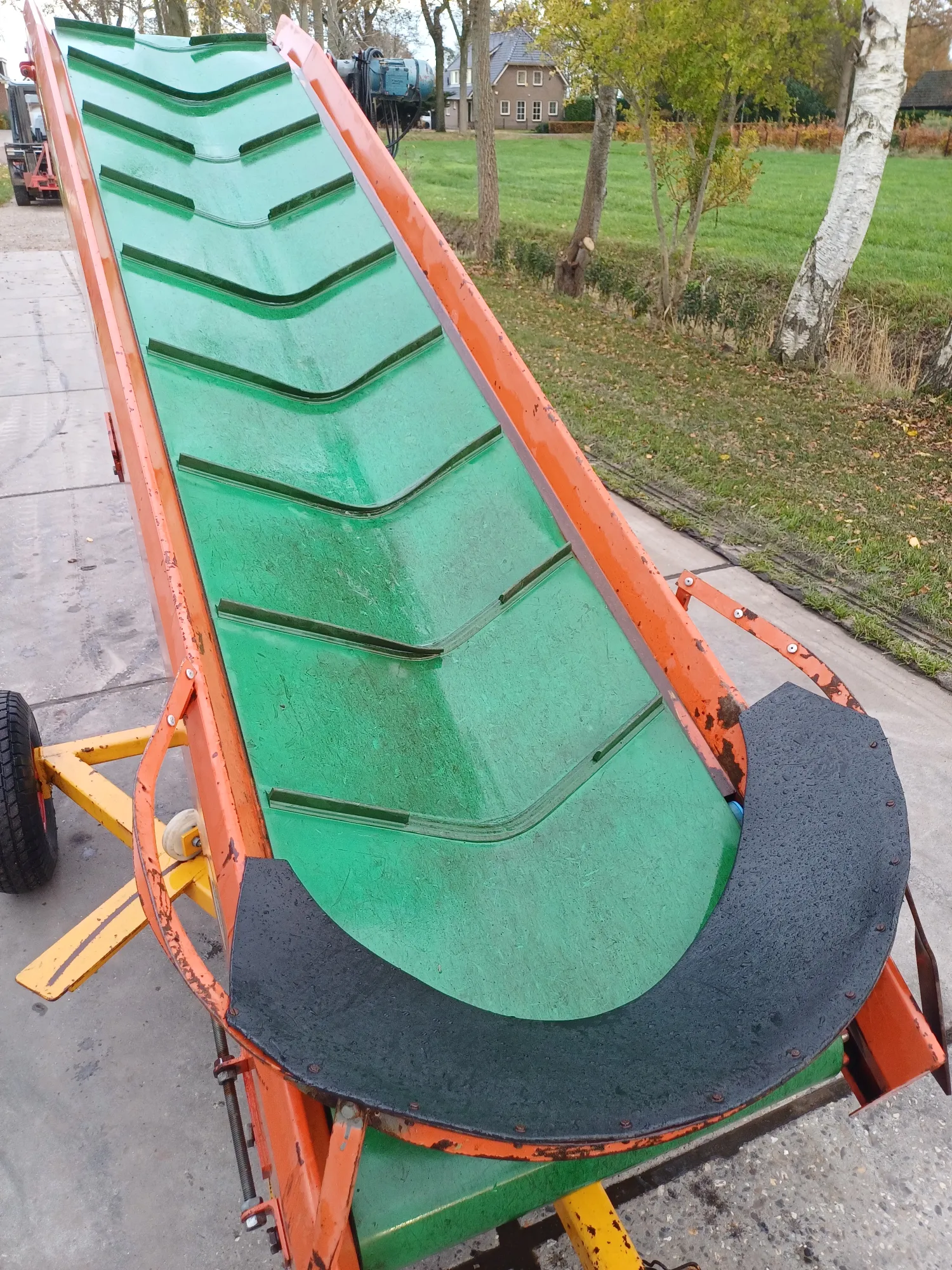 Samon Unloading Conveyor - Mechanical Swivel - 3 Meters