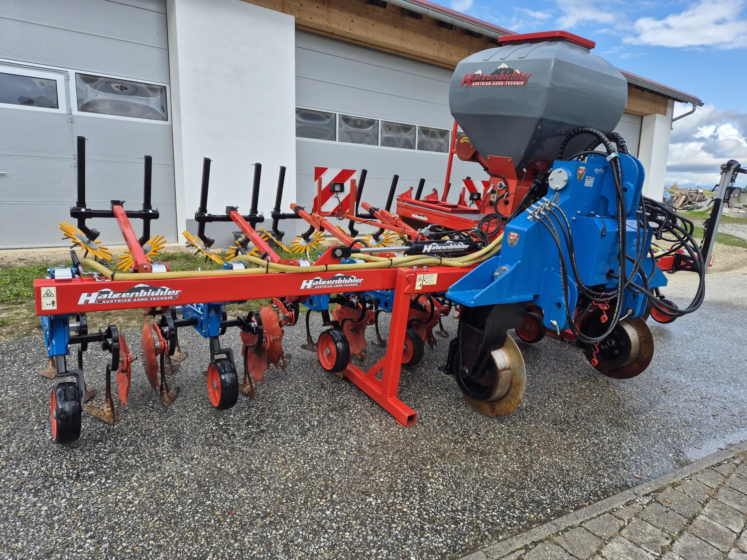 Hatzenbichler Hoe, pneumatic seeder, Section Control, Camera