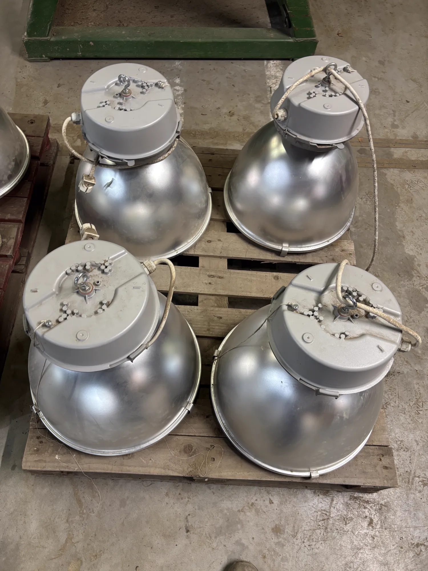 400W Halogen Lamps - High Light Output, Good Condition