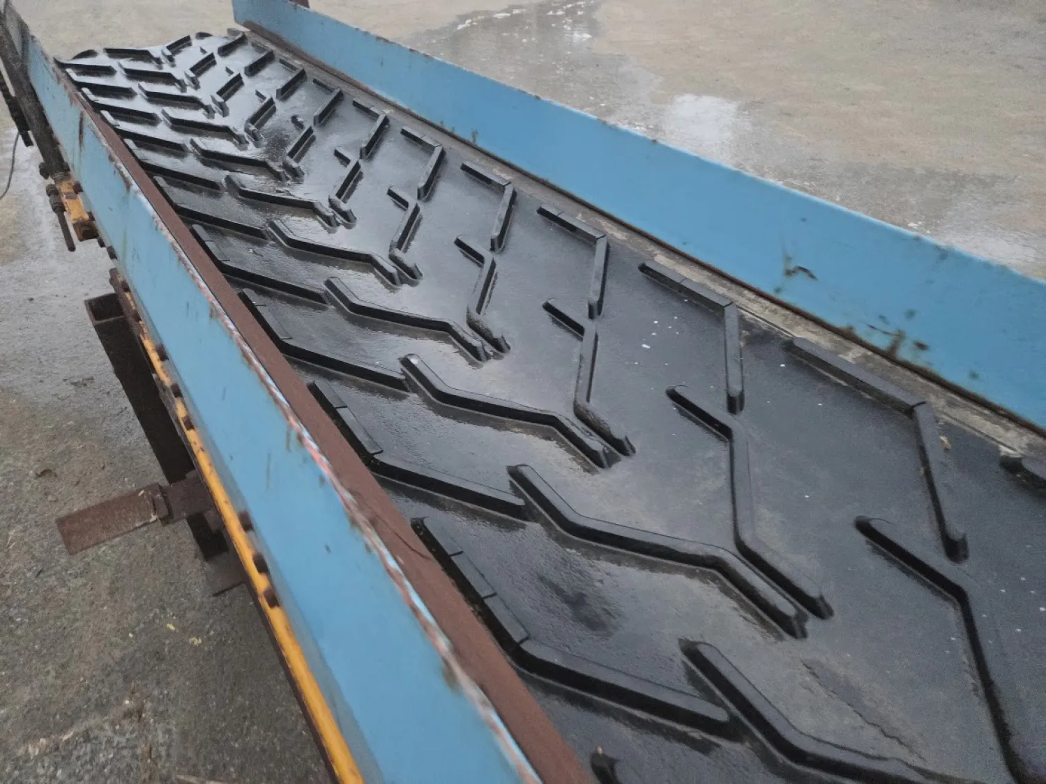 Przenośnik taśmowy Climax: 675x65cm, profilowana guma