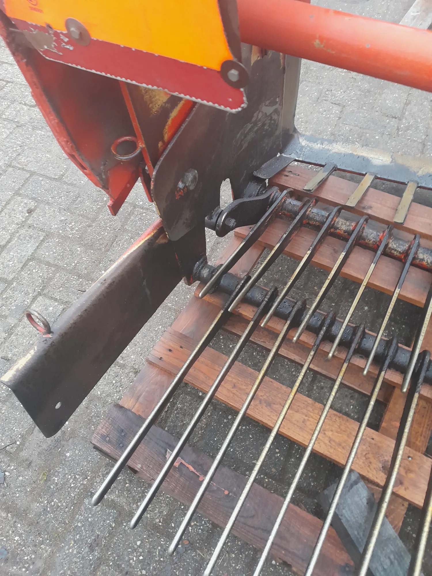 Подвійний Ворушитель Peecon на продаж | Сільськогосподарська техніка