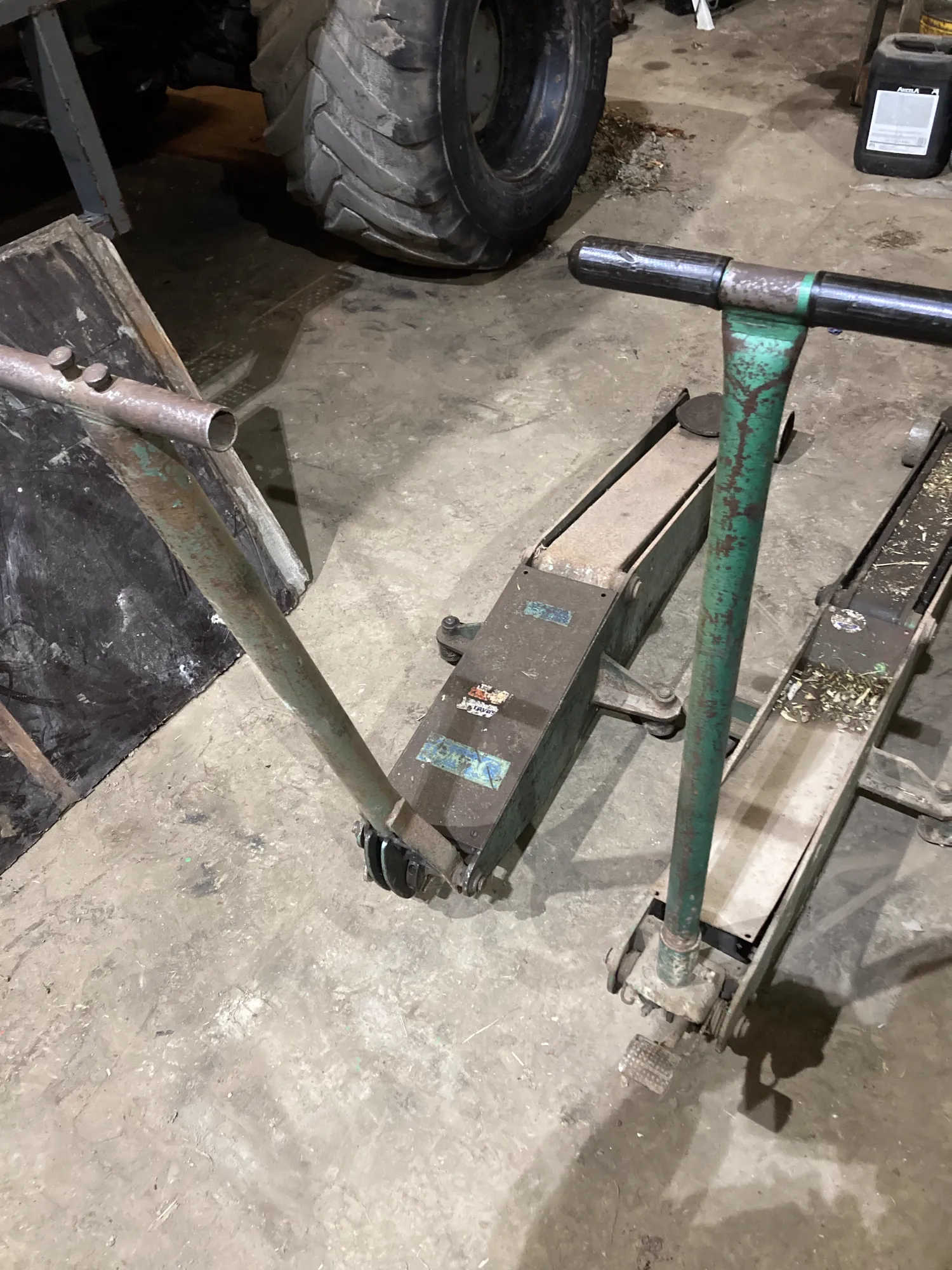 Σετ γρύλων γκαράζ - Compac, 5 τόνοι & Άγνωστο - Λειτουργεί