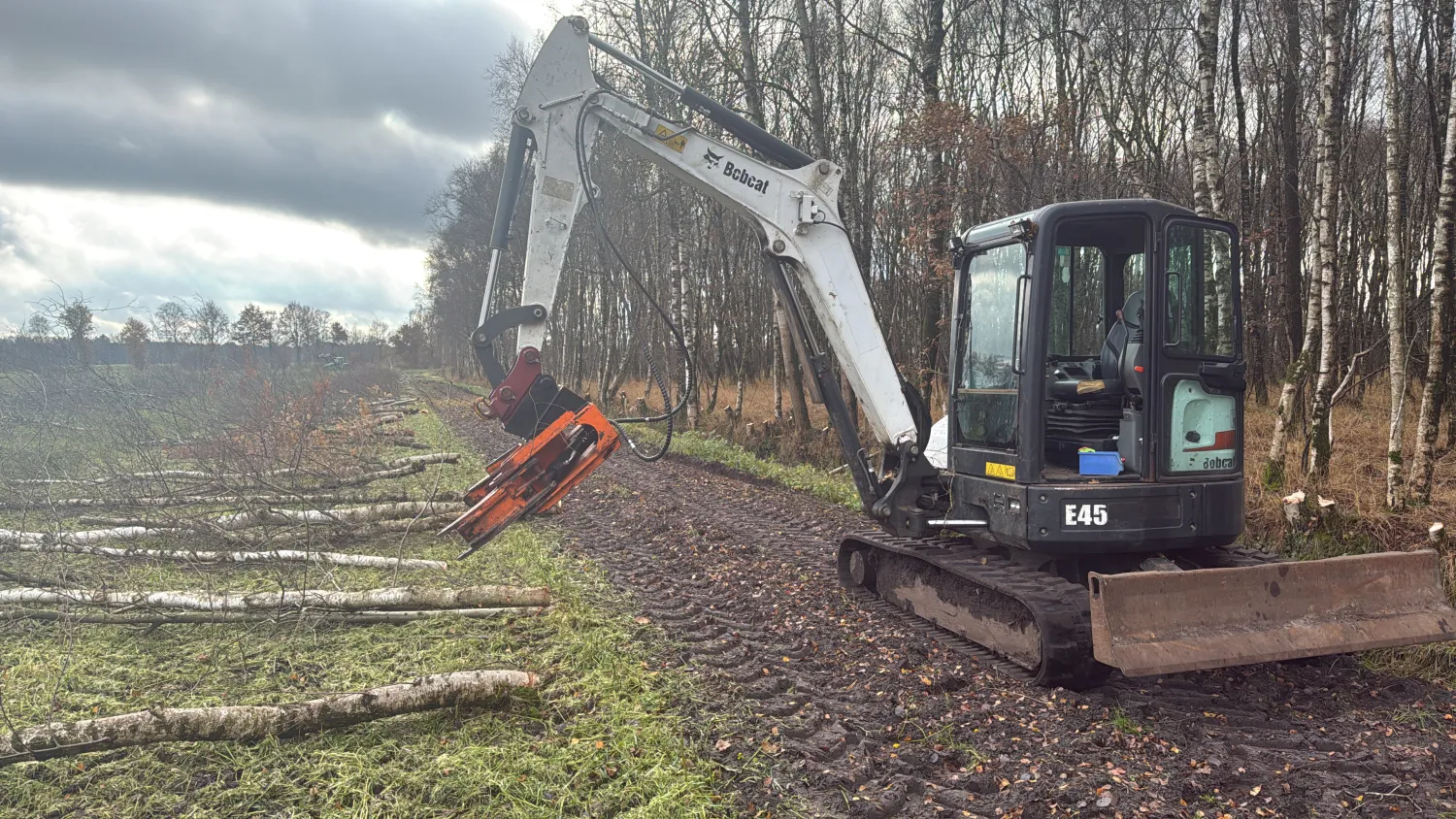 Onderhoud Heggen & Akkers met Graafmachine