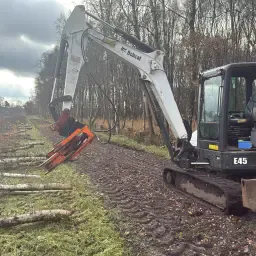 Onderhoud Heggen & Akkers met Graafmachine