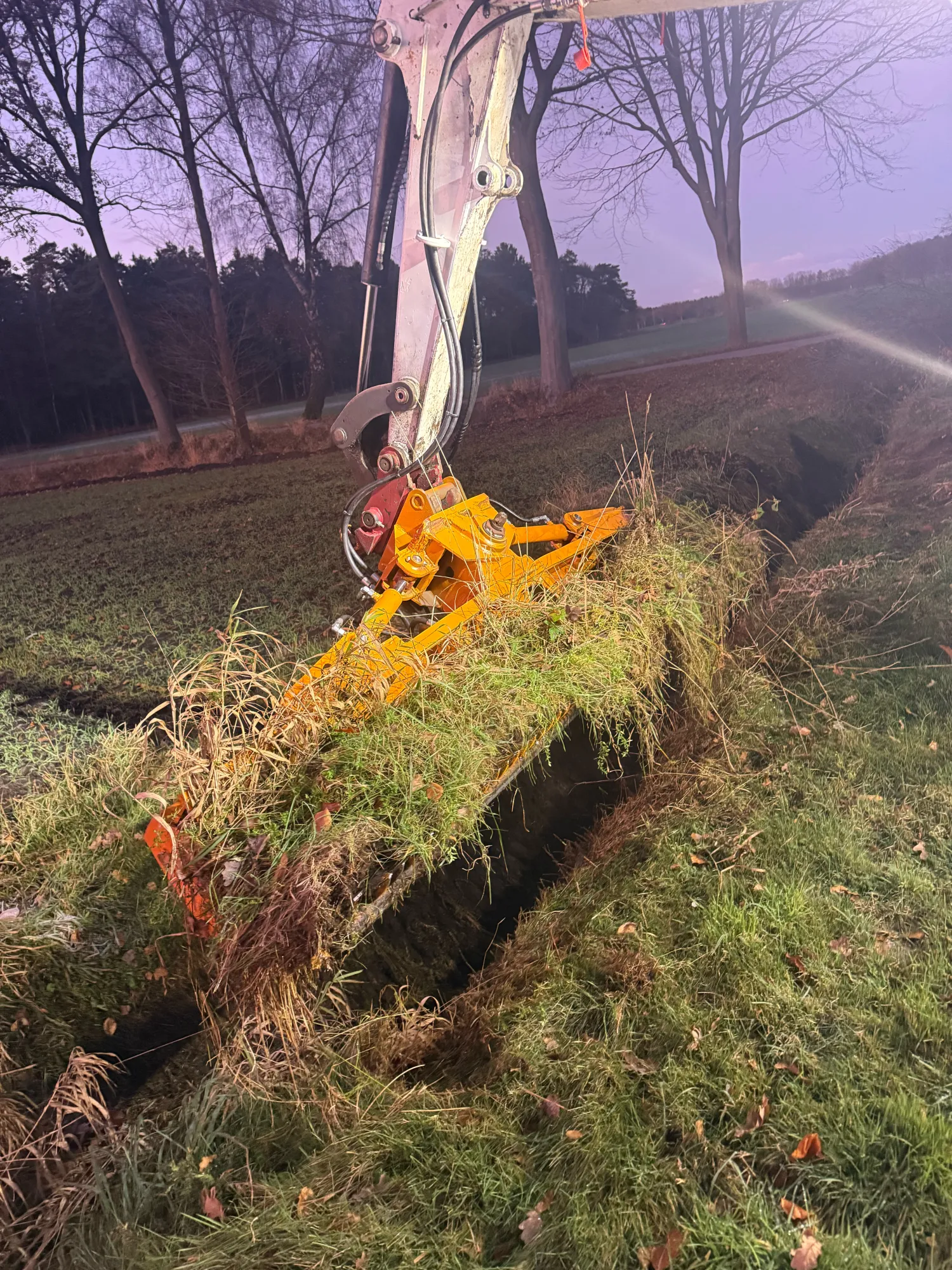 Onderhoud Heggen & Akkers met Graafmachine