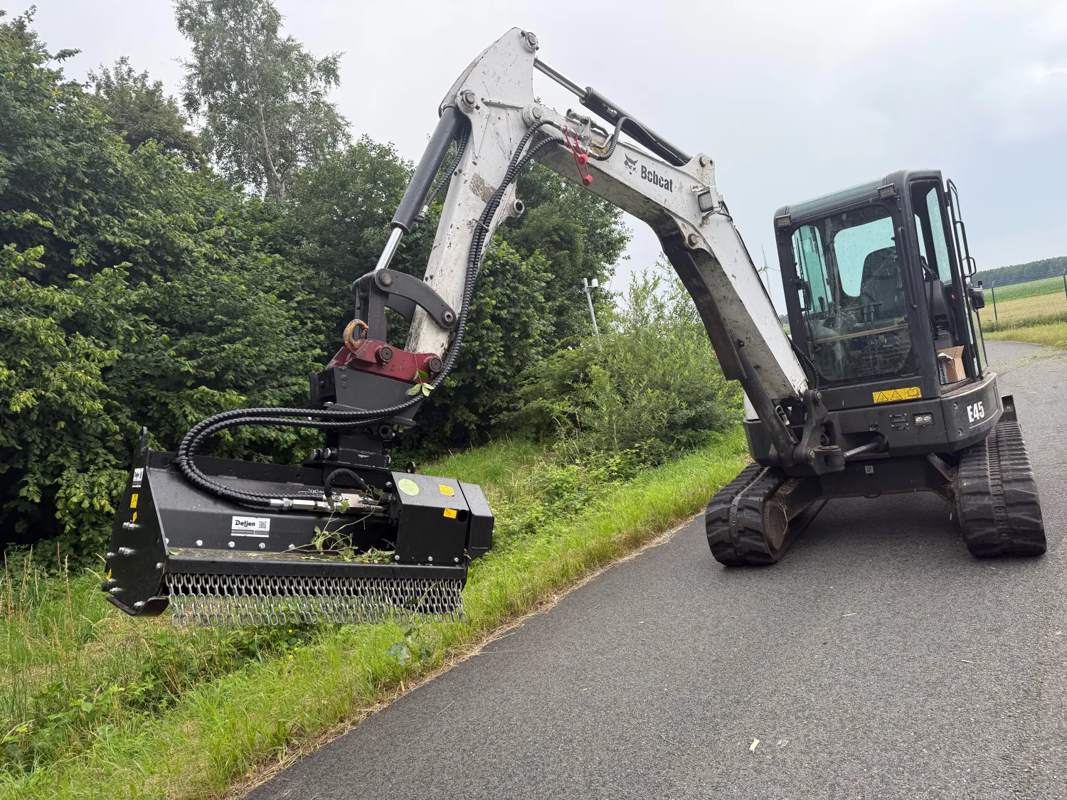 Onderhoud Heggen & Akkers met Graafmachine