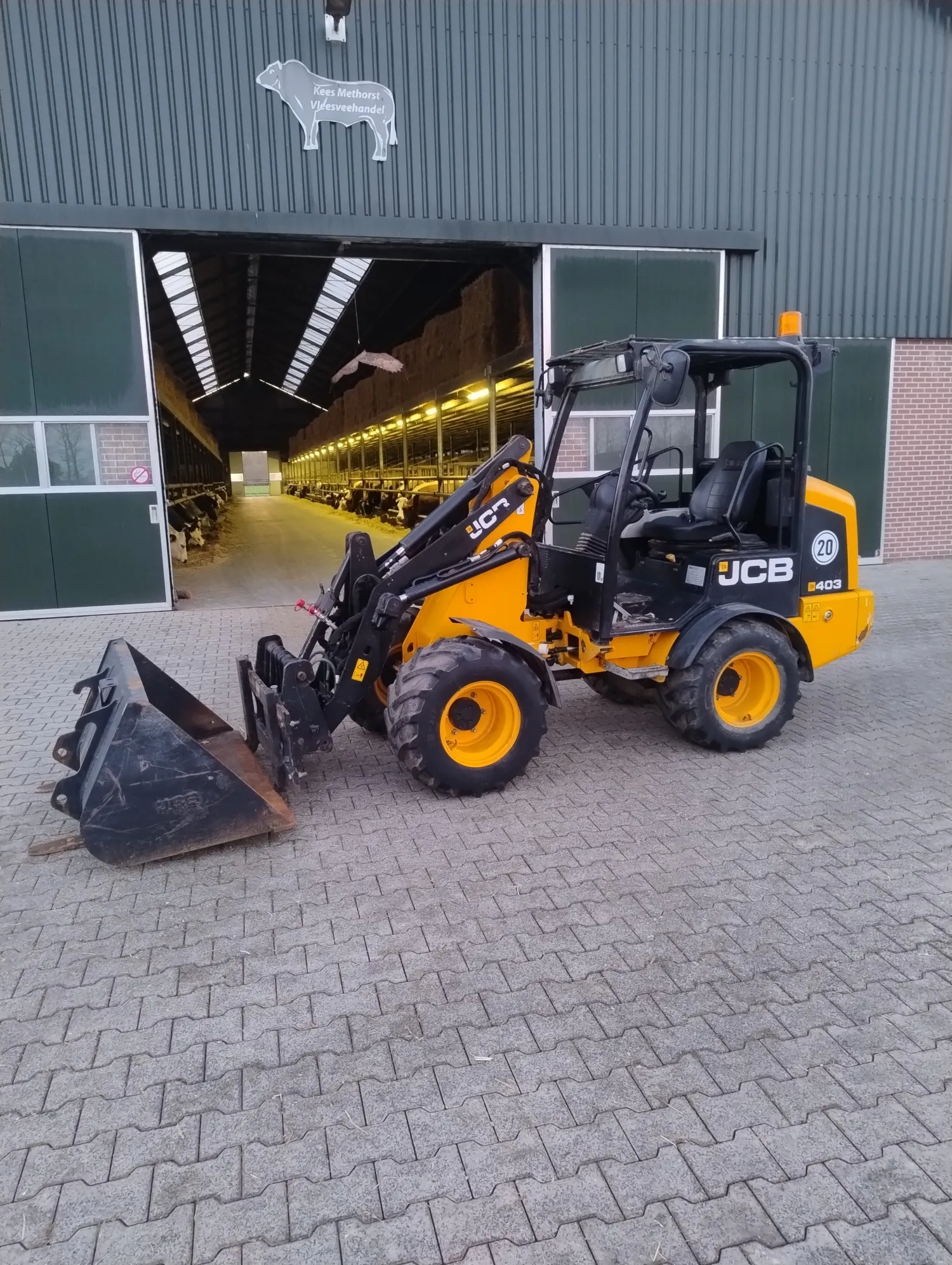 JCB 403 Shovel 2018 - 2300 Uren - Goede Staat