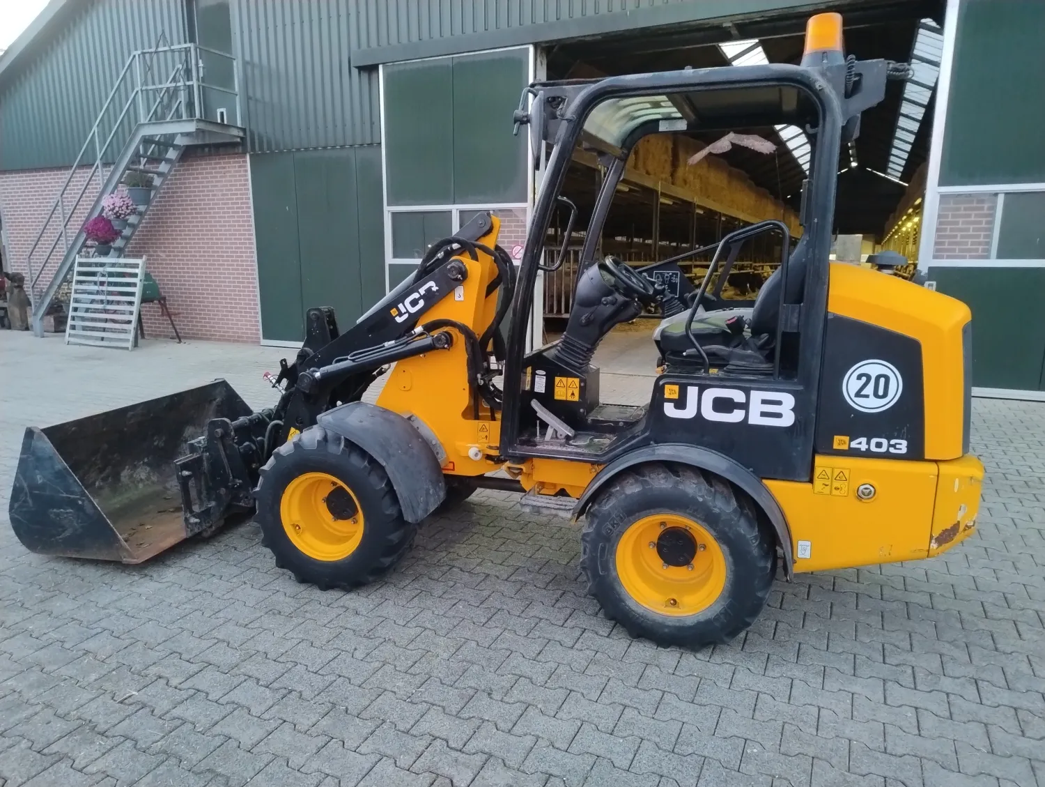 JCB 403 Shovel 2018 - 2300 Uren - Goede Staat