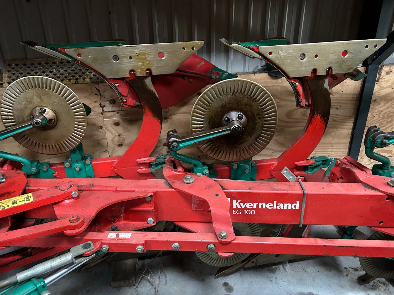 Kverneland EG100 ploeg - 3 schaar met dieptewiel