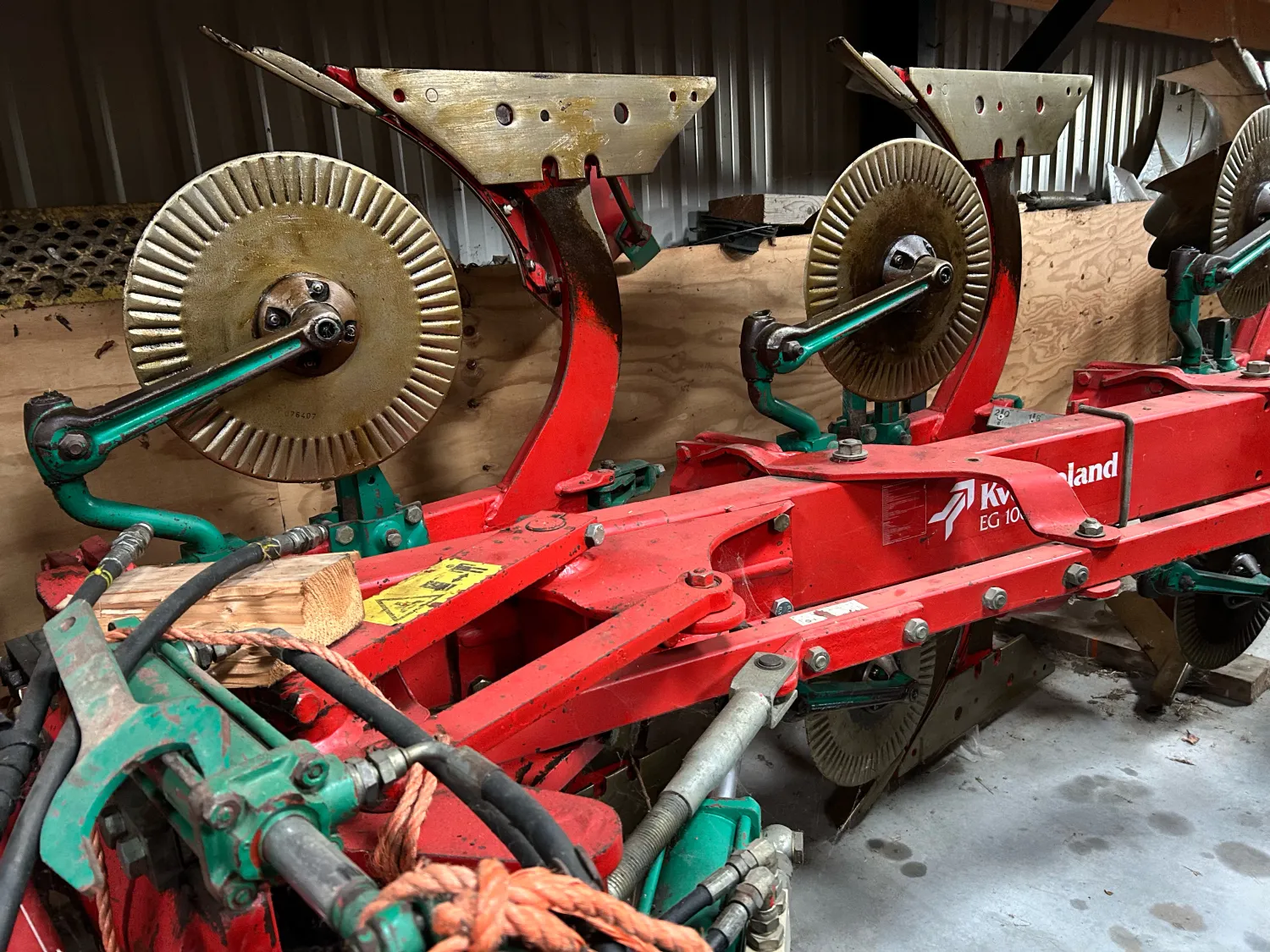 Kverneland EG100 ploeg - 3 schaar met dieptewiel