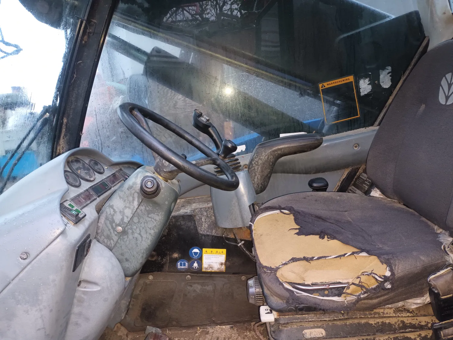 New Holland LM415A uit 2006 met 11735 uur