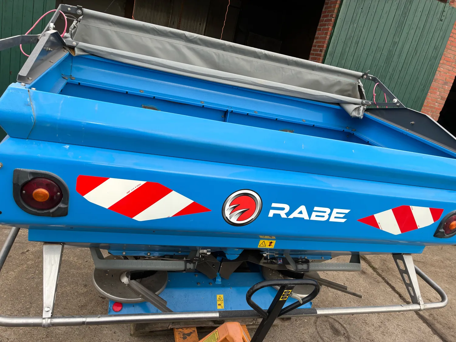 Kunstmeststrooier te koop - Hoge kwaliteit, compleet