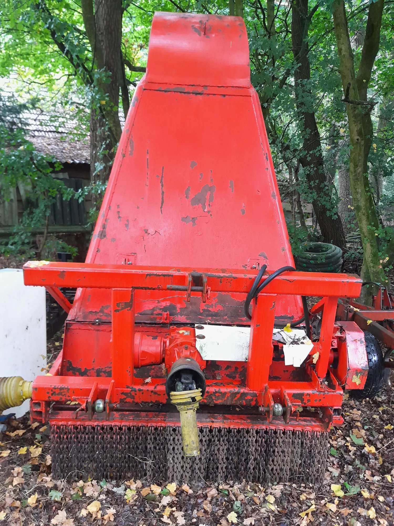 Klepelzuiger: Gras maaien, heggen knippen & snoeihout versnipperen