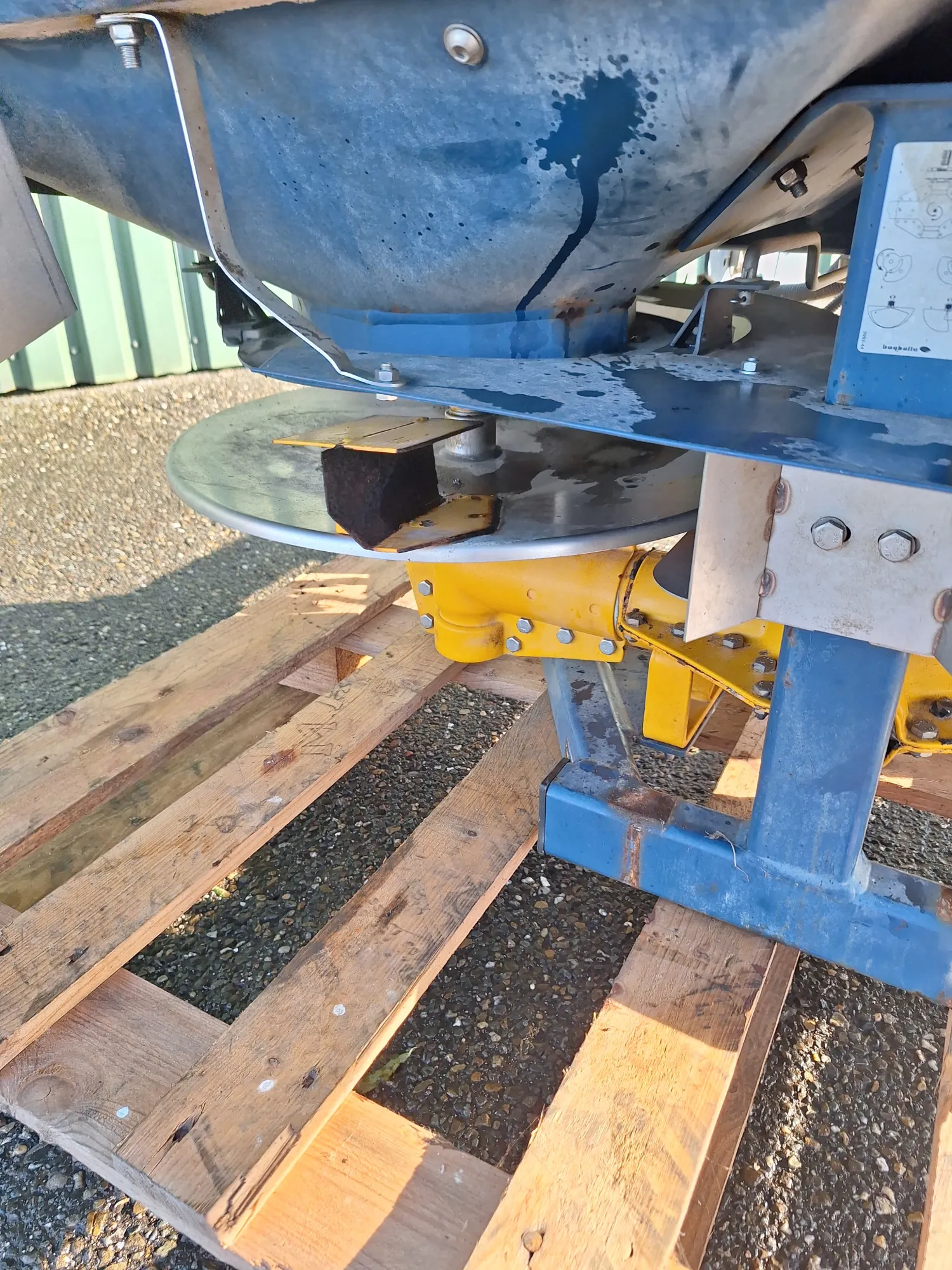 Bogballe L1 Plus Strooier 900L - Bouwjaar 2011