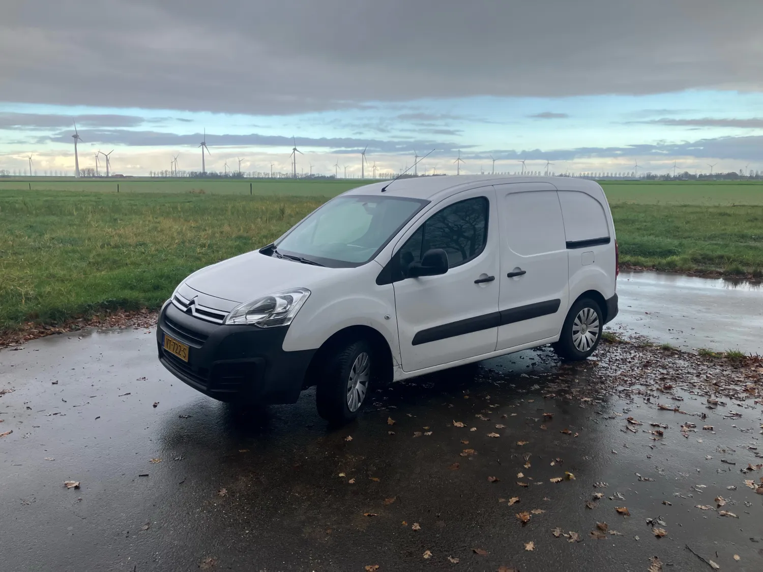 Citroen Berlingo Diesel '16, A/C, Tow Bar - Well Maintained!