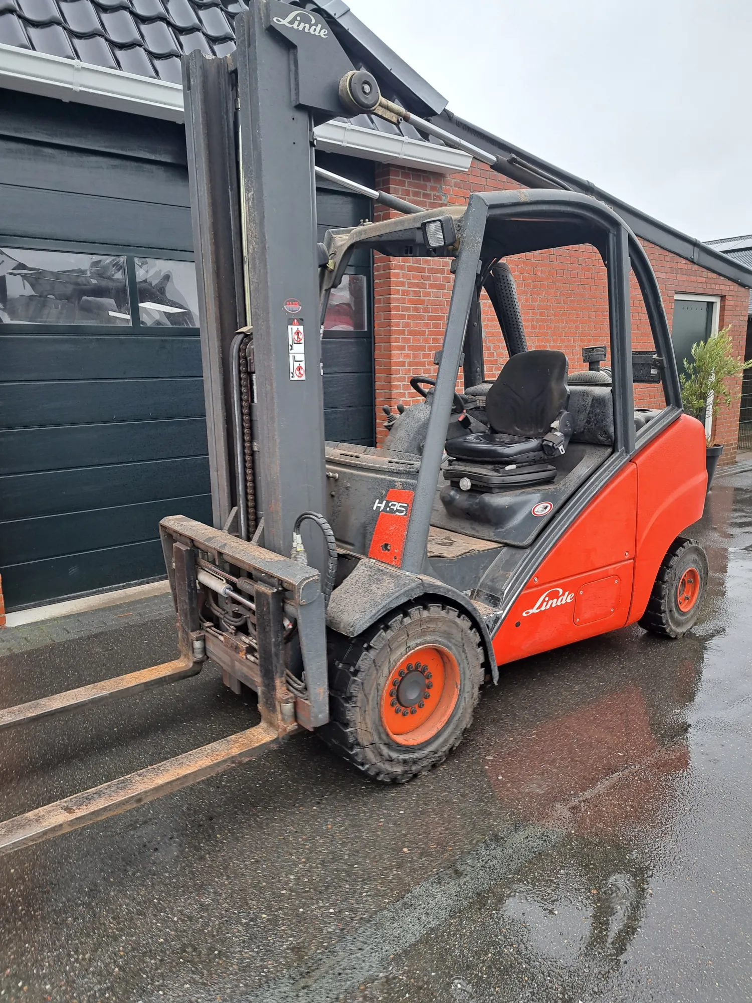 Carretilla elevadora diésel Linde H35 - Altura de elevación 5500 mm