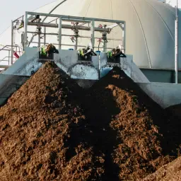 Grote hoeveelheid vaste mest beschikbaar