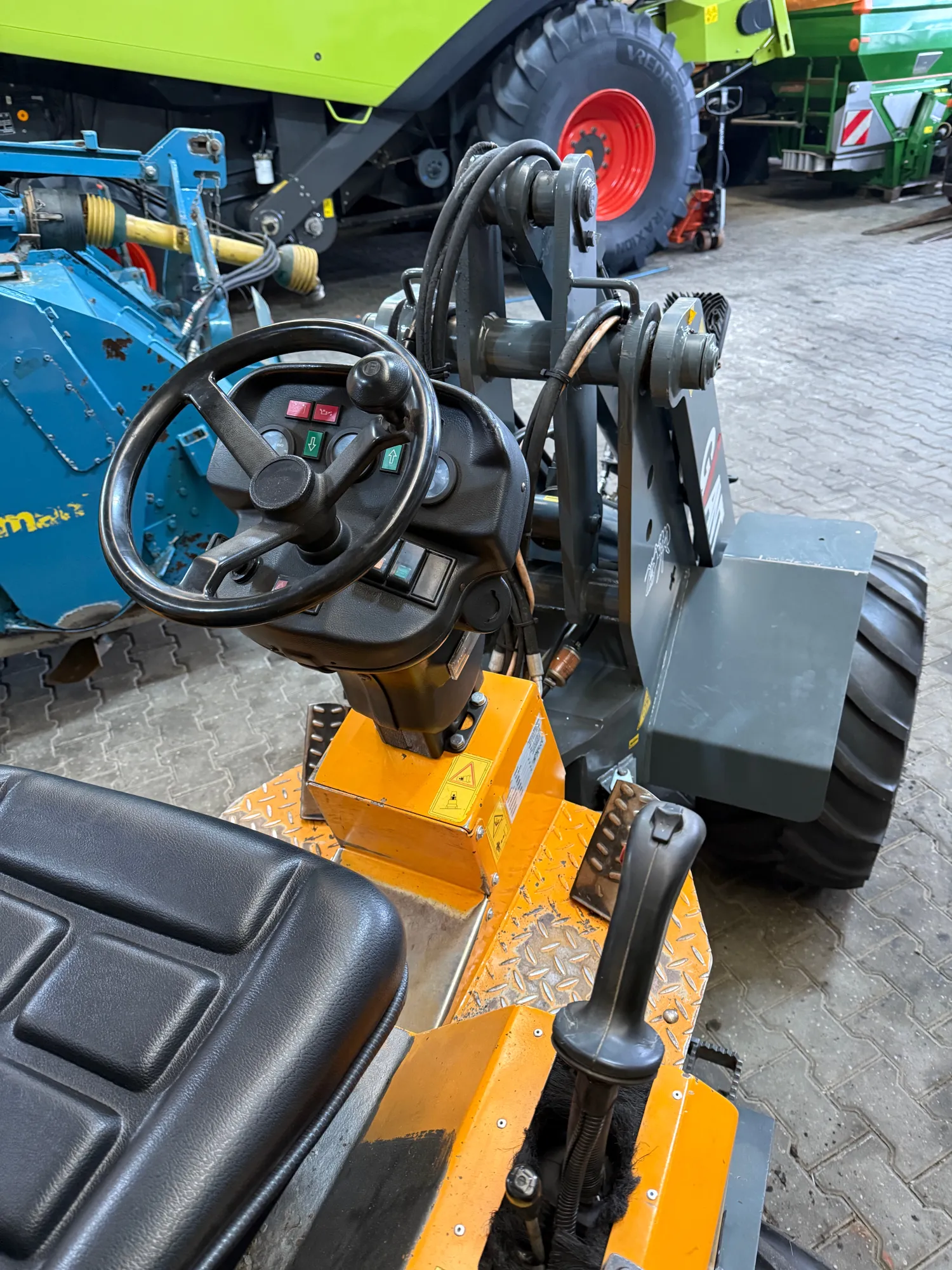 Giant V451T Shovel 2008 - Hydraulische Snelwissel