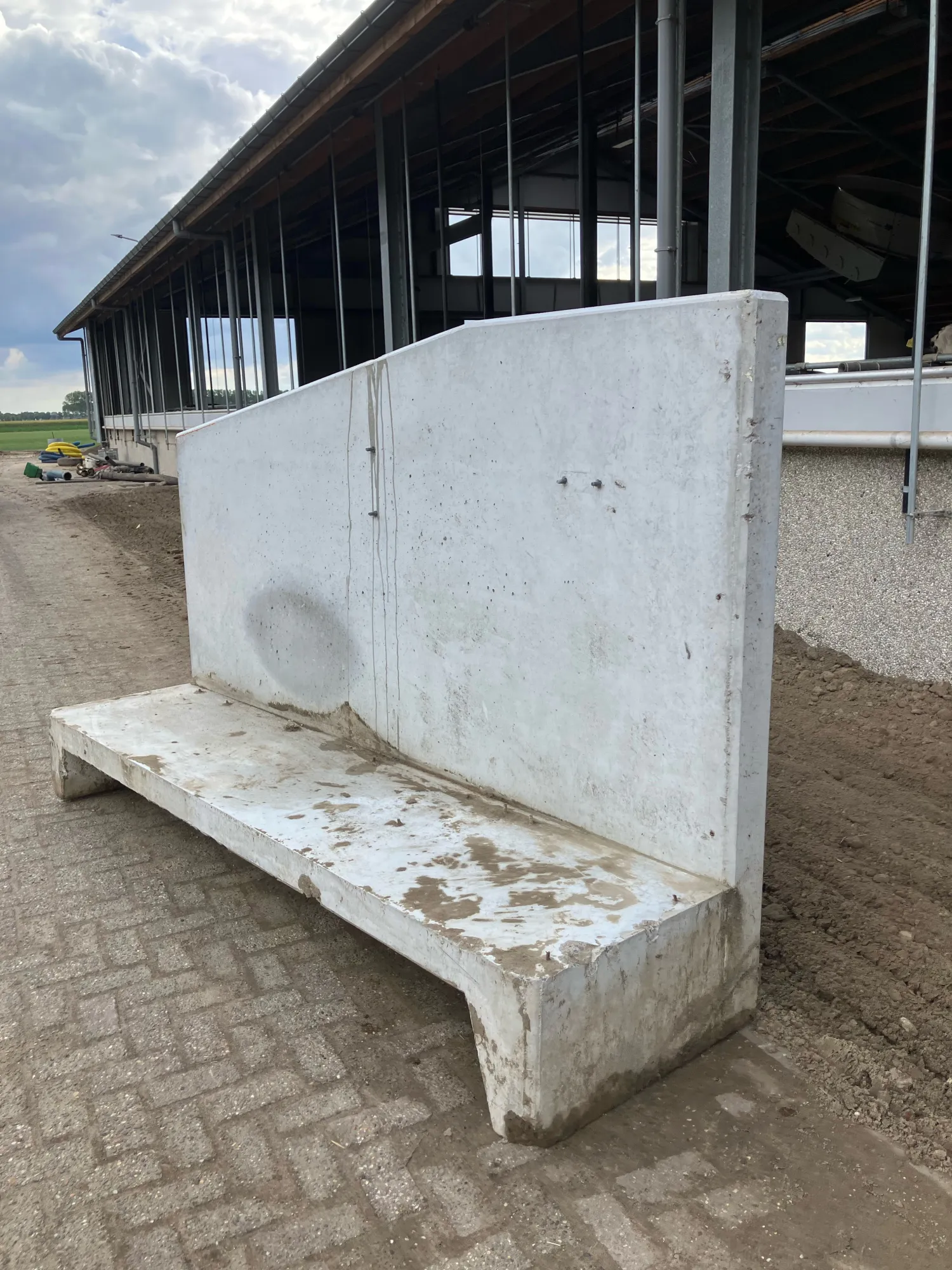 Eind ligboxwanden & ligboxplaten gebruikt | Voor melkveehouderij