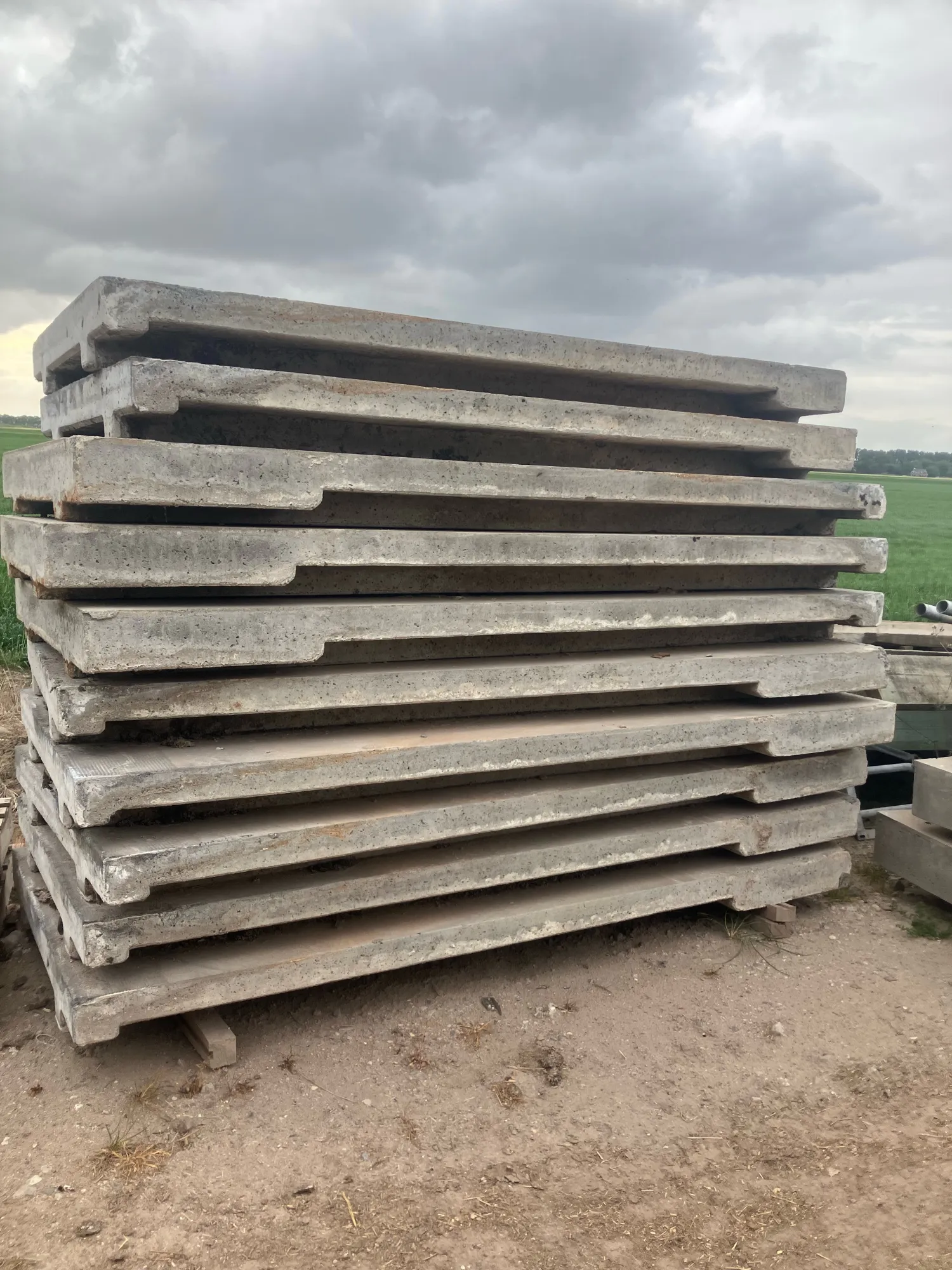 Eind ligboxwanden & ligboxplaten gebruikt | Voor melkveehouderij