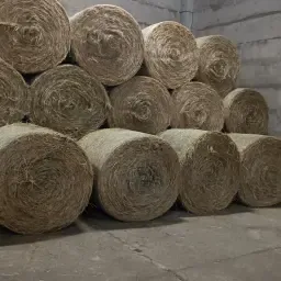 Hooi te koop: 1e snede, 1,25m diameter, binnen opgeslagen
