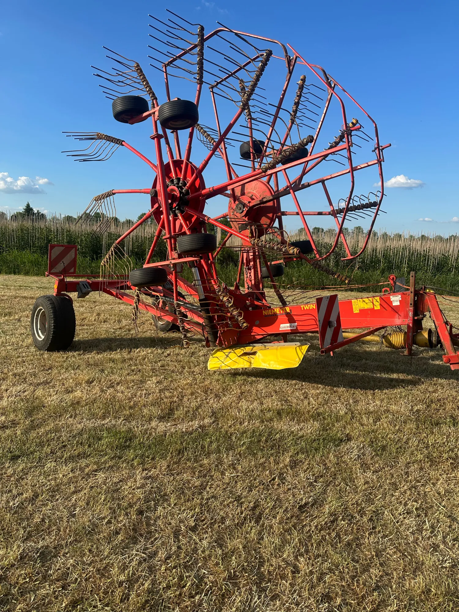 Niemeyer Heuwender Twin 850 zu verkaufen | Einsatzbereit