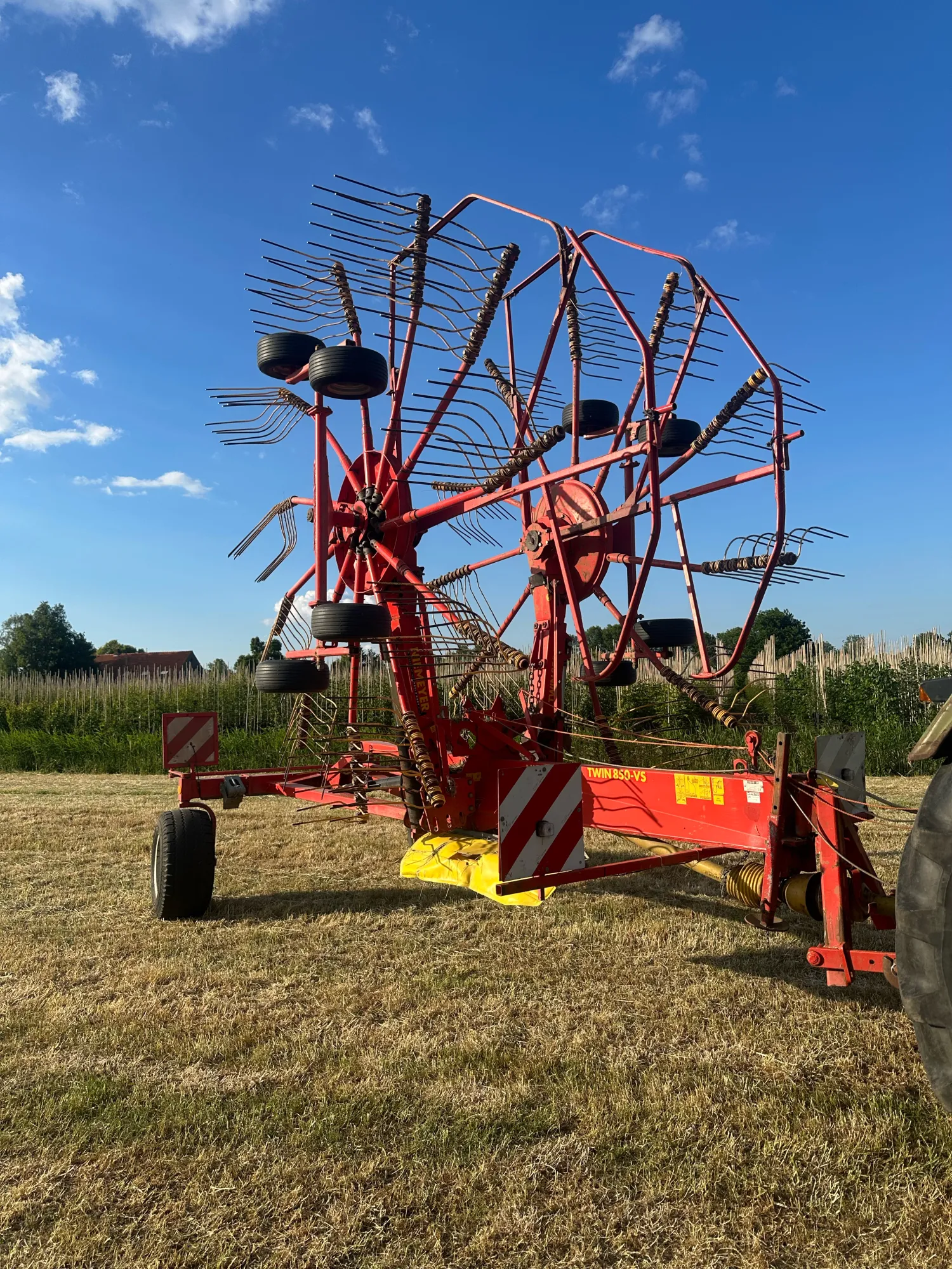Niemeyer Heuwender Twin 850 zu verkaufen | Einsatzbereit