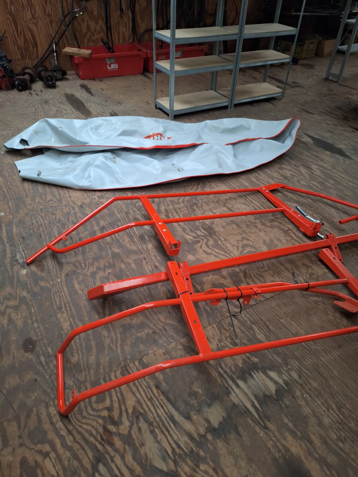 Kuhn GMD Onderdelen: Beschermdoek & Beugels + Zwadbord