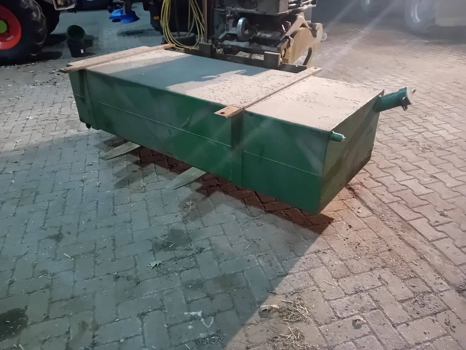 Dieseltank til salg - Mål: 80x50x230 cm