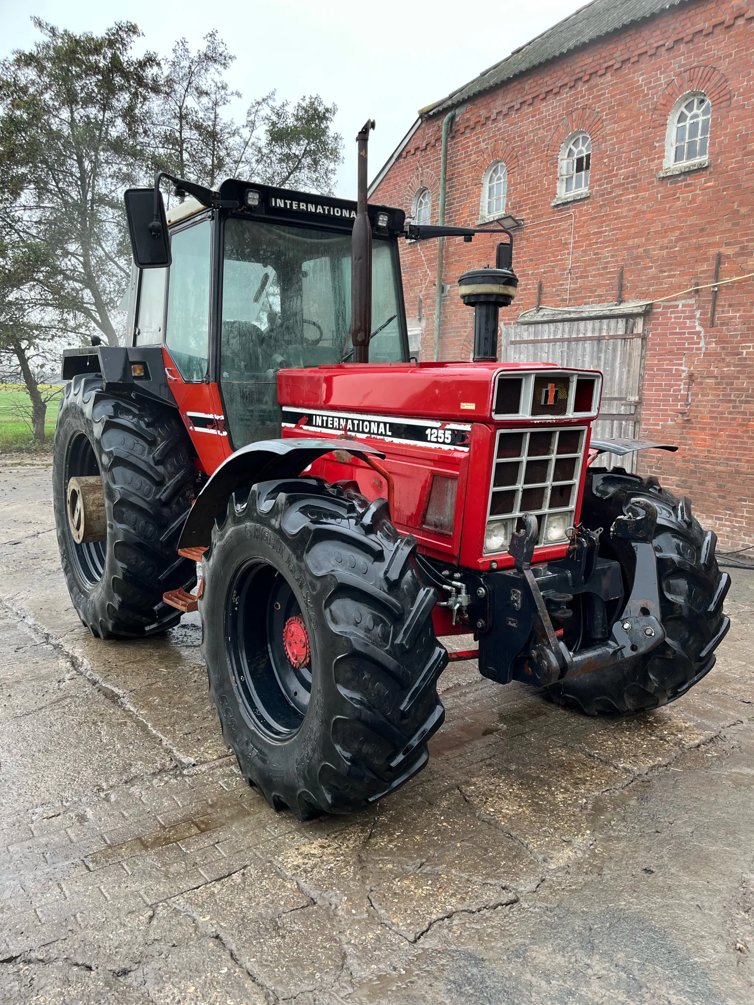 Ihc 1255 Tractor te koop - Weinig uren, gereviseerde motor
