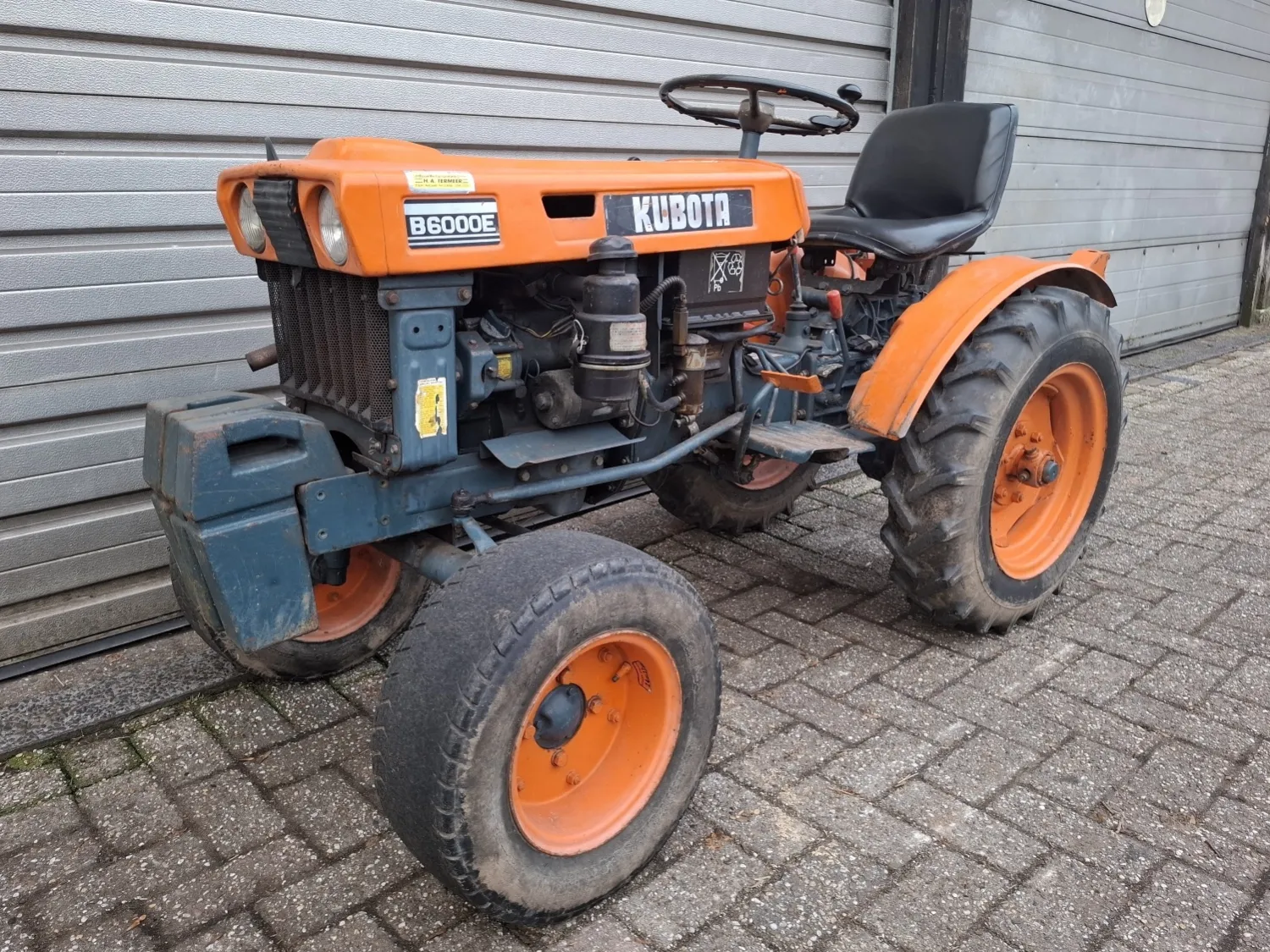 Kubota B6000E Tractor: Compacte diesel voor tuin & meer