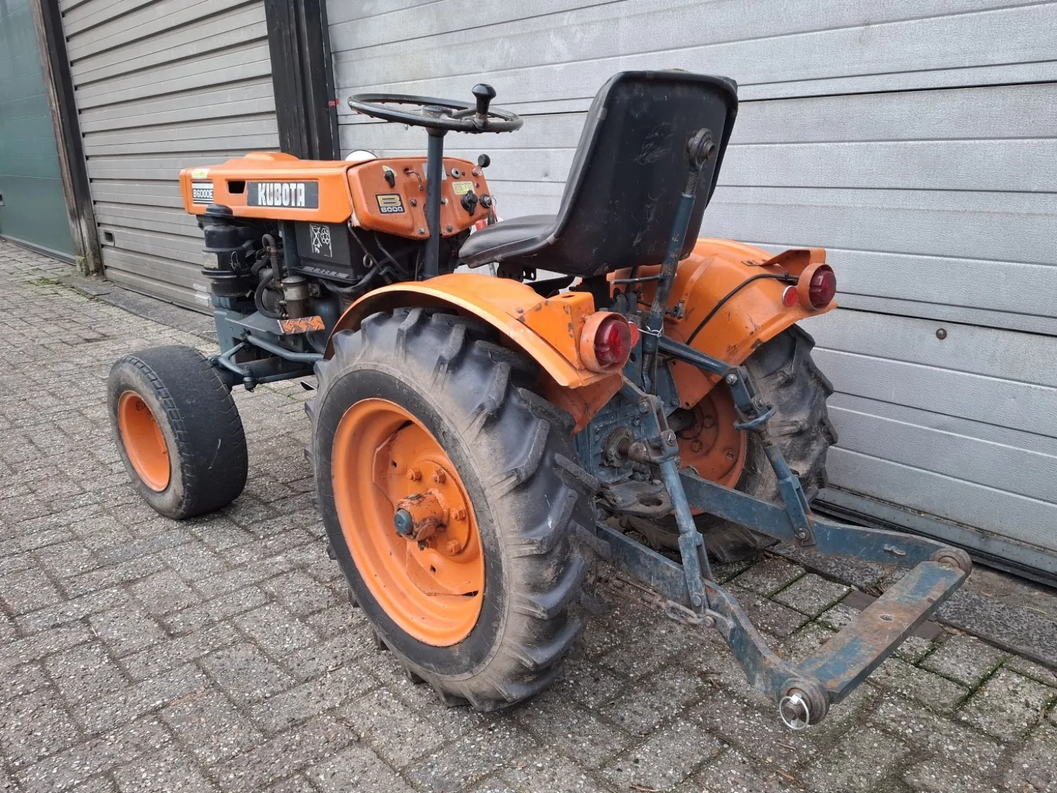 Kubota B6000E Tractor: Compacte diesel voor tuin & meer
