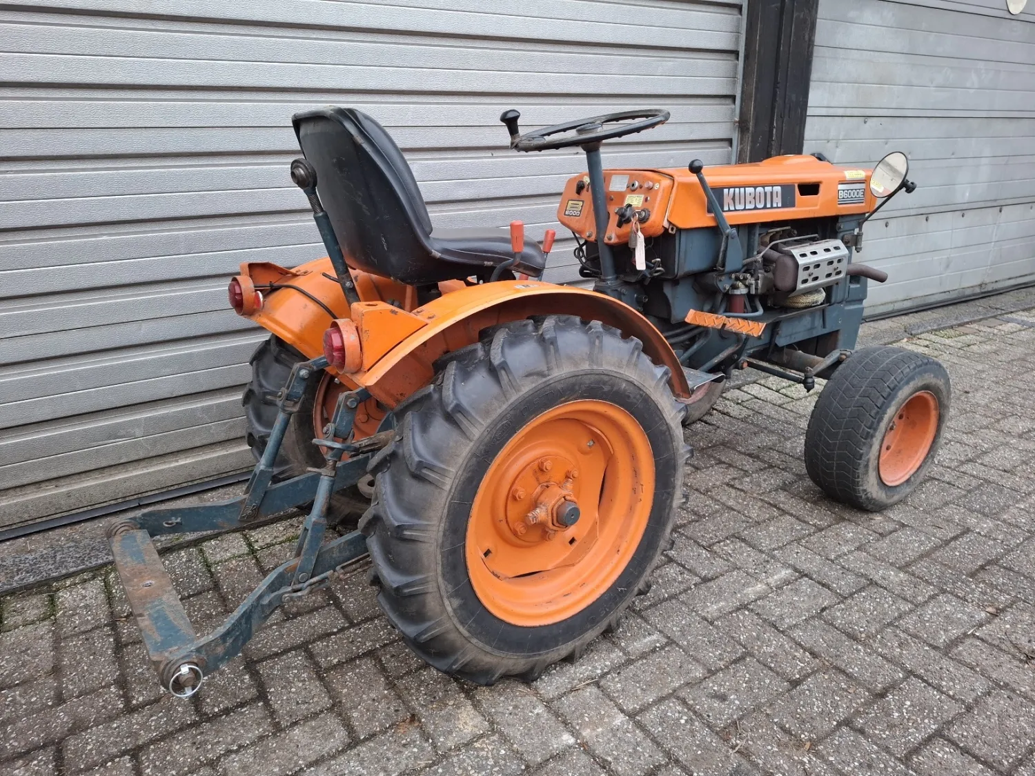Kubota B6000E Tractor: Compacte diesel voor tuin & meer