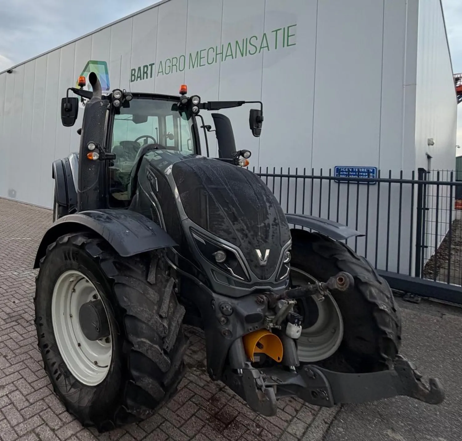 Valtra T174E Tractor te koop | 177 pk, Geveerde vooras