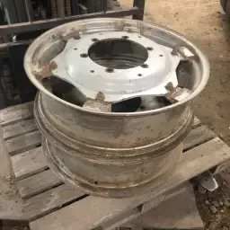 Regulowane felgi 10-32 cale do Massey Ferguson