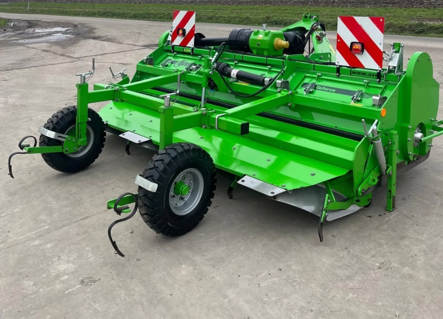 AVR GE-Force HD Rijenfrees 4x75 - Bouwjaar 2018