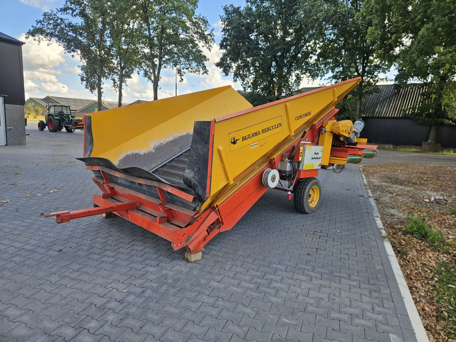 Wiadro wywrotne ze zdalnym sterowaniem