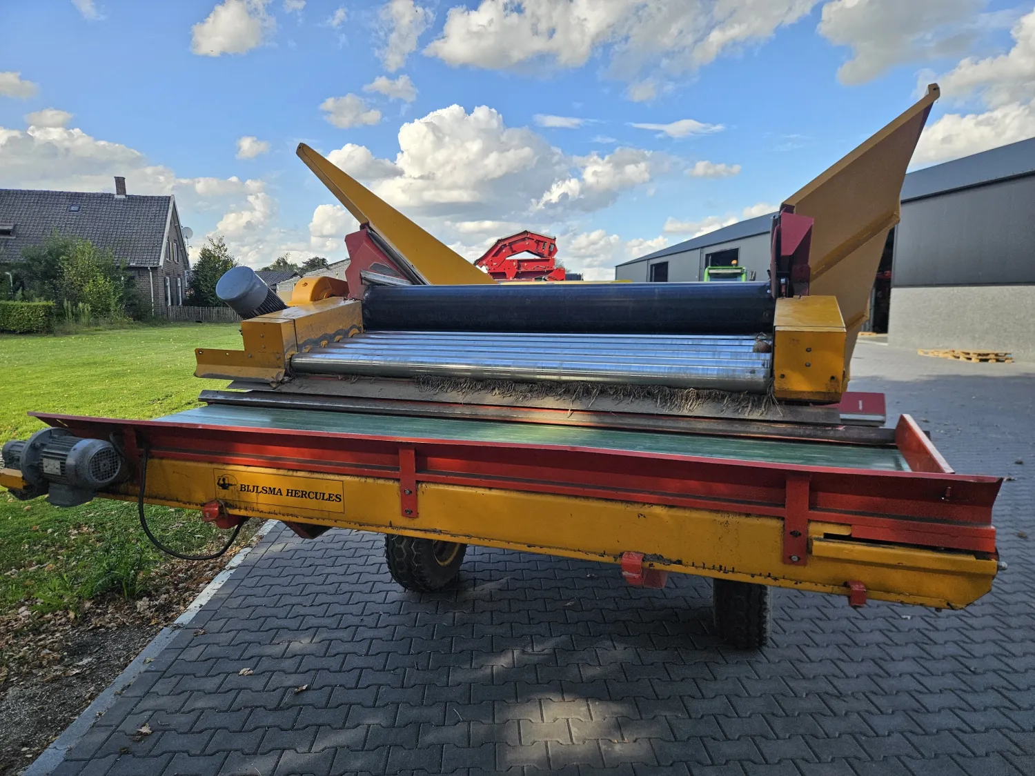 Wiadro wywrotne ze zdalnym sterowaniem