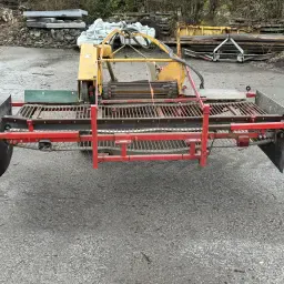 Uien Zwadverlegger te Koop | Loonbedrijf Wisse