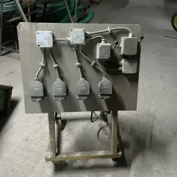 Schakelbord op Wielen - 2 Schakelaars, 4 Stekkers