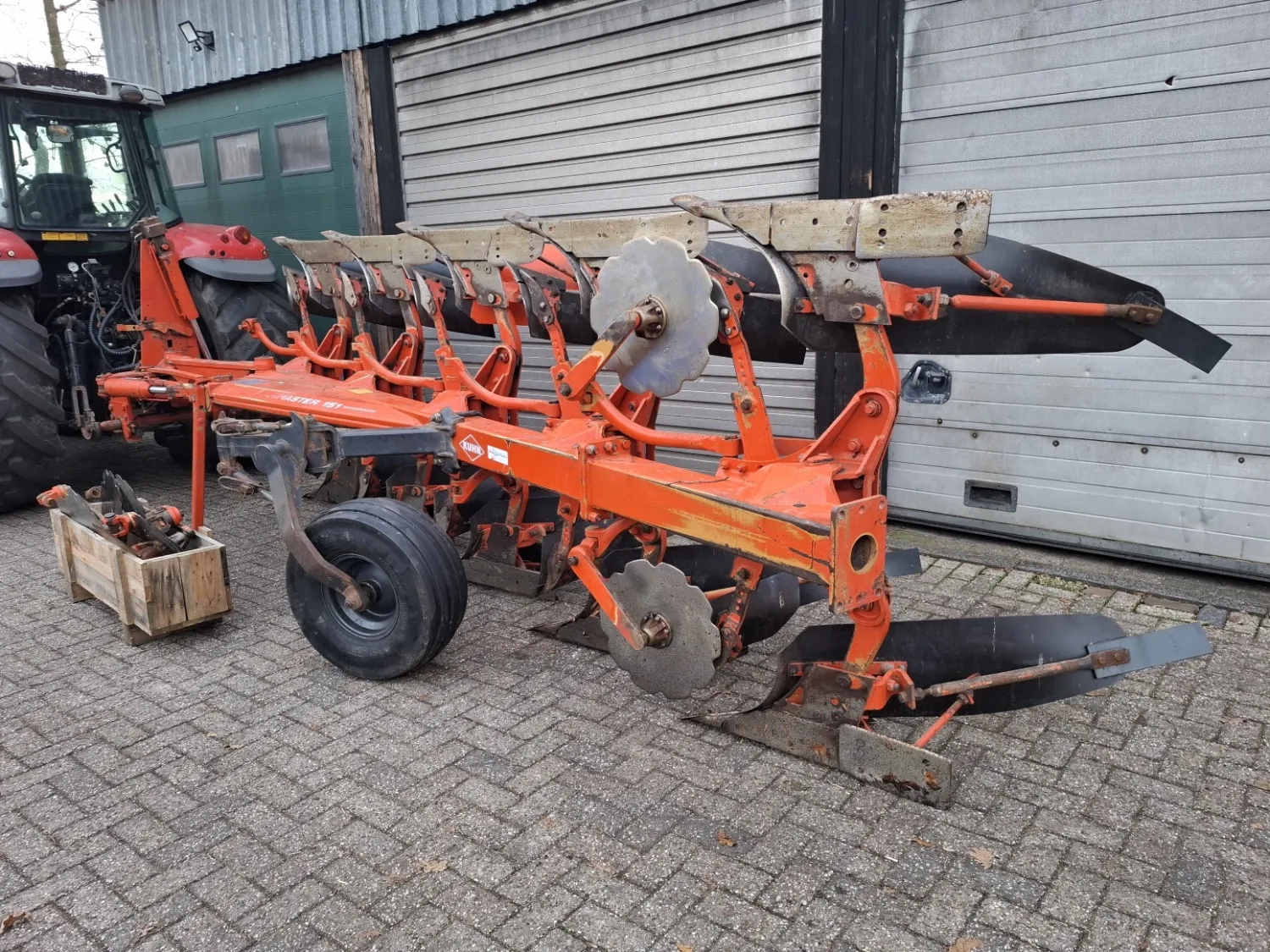 Arado Kuhn Varimaster de 5 surcos - Ajuste hidráulico