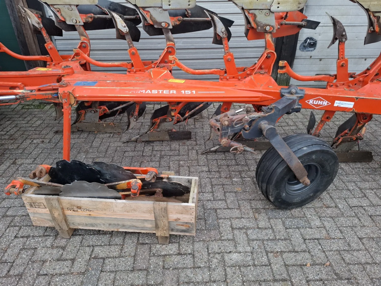 Arado Kuhn Varimaster de 5 surcos - Ajuste hidráulico