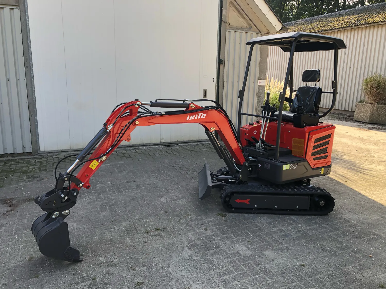Minikraan 1.8 ton - Kubota motor - Slechts 5 draaiuren