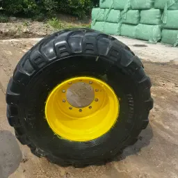 4x Καλά ελαστικά 650/50R22.5 με ζάντες προς πώληση