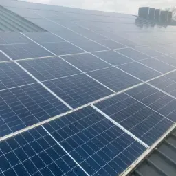 Zonnepanelen Set: Solaredge Omvormer & 110 Panelen