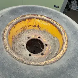 4 ελαστικά με στεφάνι προς πώληση