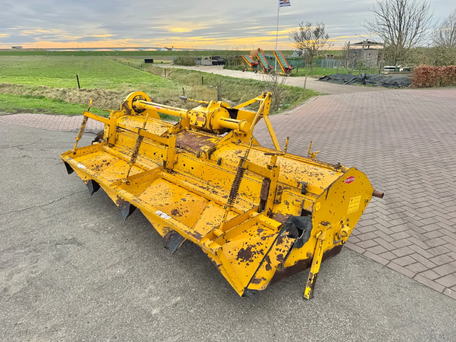 Rumptstad 4x75 Rækkefræser | Fungerer med PTO-aksel