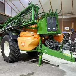 Pulvérisateur Amazone UX3200 - 2011, 33m largeur